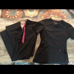 Black smitten scrub set XS